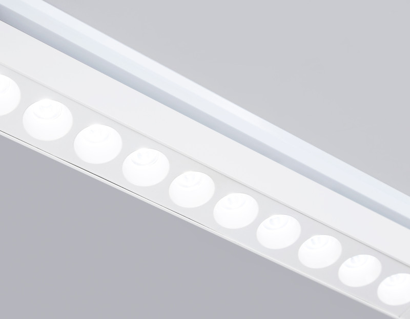 Светильник на шине Ambrella Light GL6718 Светильник на шине Ambrella Light GL6718 в интернет магазине Гет Лайт