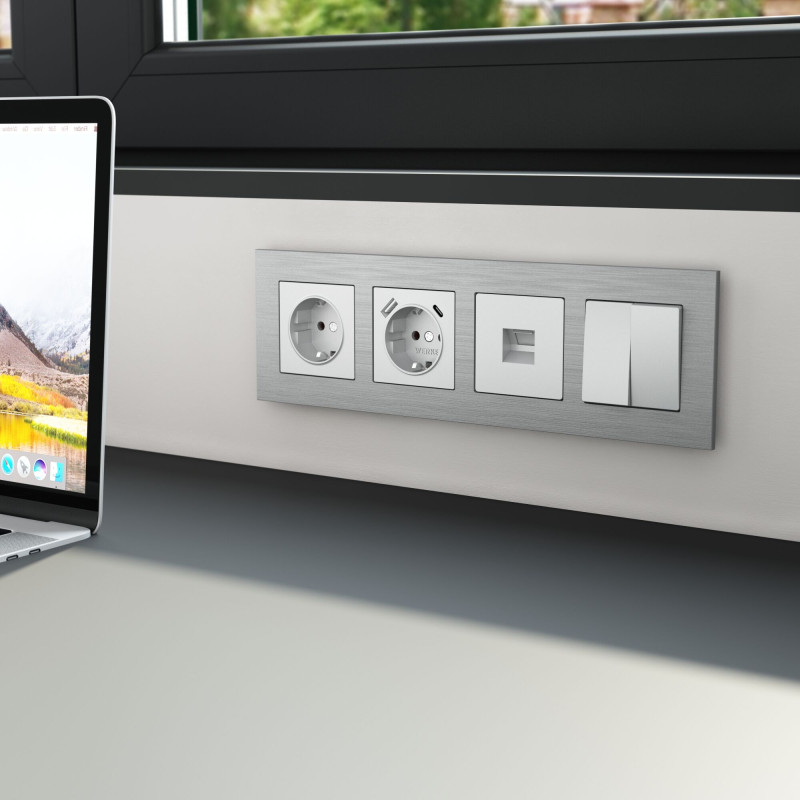 Рамка Werkel W0043506 Цена на Рамка Werkel W0043506