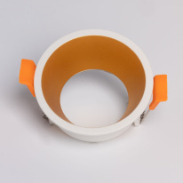 Цена на Встраиваемый светильник DeMarkt 850010201